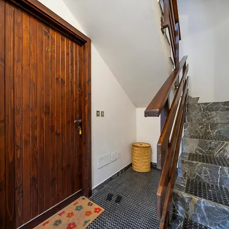 Zoncolan Mountain شقة *